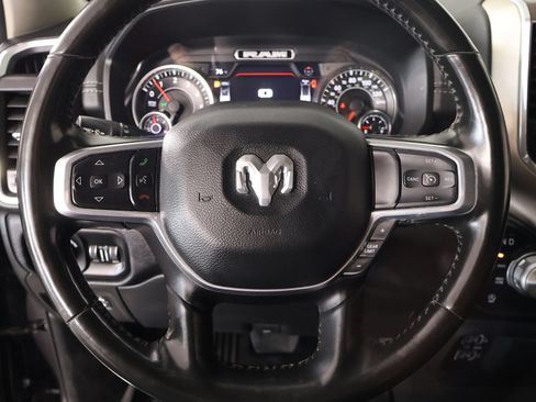 Used 2022 RAM 1500 Laramie AWD/4WD image 3