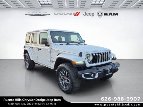 Used 2024 Jeep Wrangler Unlimited Sahara AWD/4WD image 1