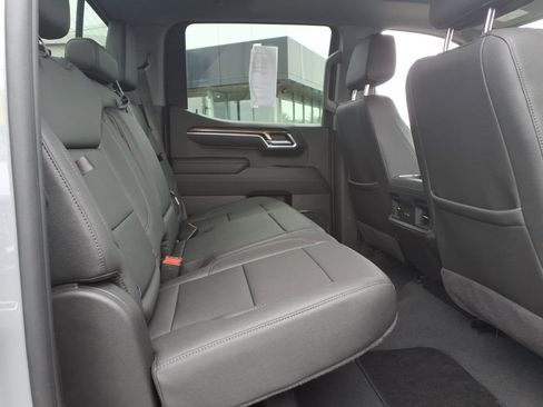 Used 2024 Chevrolet Silverado 1500 LT Trail Boss w/ Convenience Package II AWD/4WD image 13