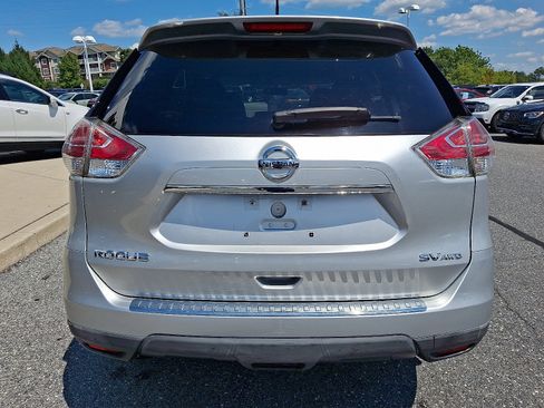 Used 2016 Nissan Rogue SV AWD/4WD image 6