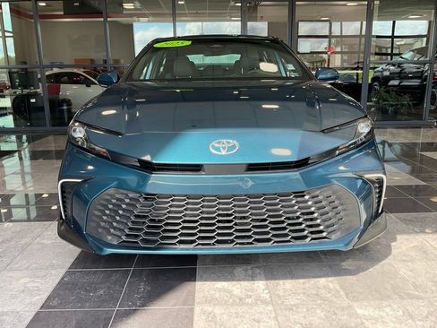 Certified 2025 Toyota Camry SE FWD image 2