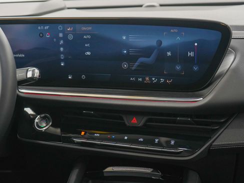 Used 2024 Buick Envision Preferred image 14