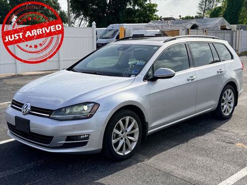 Used 2016 Volkswagen Golf SE w/ Lighting Package FWD image 1
