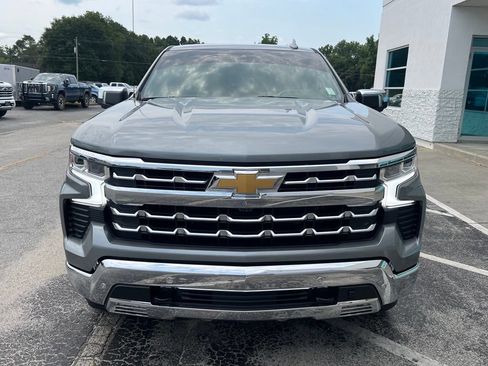 Used 2025 Chevrolet Silverado 1500 LTZ AWD/4WD image 5