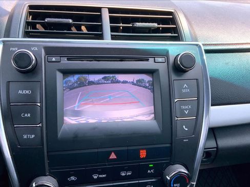 Used 2016 Toyota Camry SE FWD image 25
