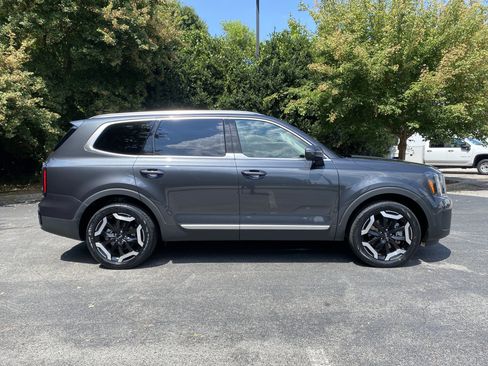 Used 2024 Kia Telluride EX w/ EX Captain's Chair Package FWD image 10