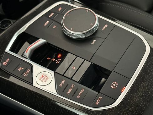 Used 2023 BMW 330i Sedan w/ Premium Package image 21