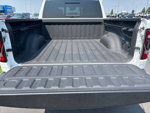 Used 2024 RAM 1500 Laramie AWD/4WD image 27