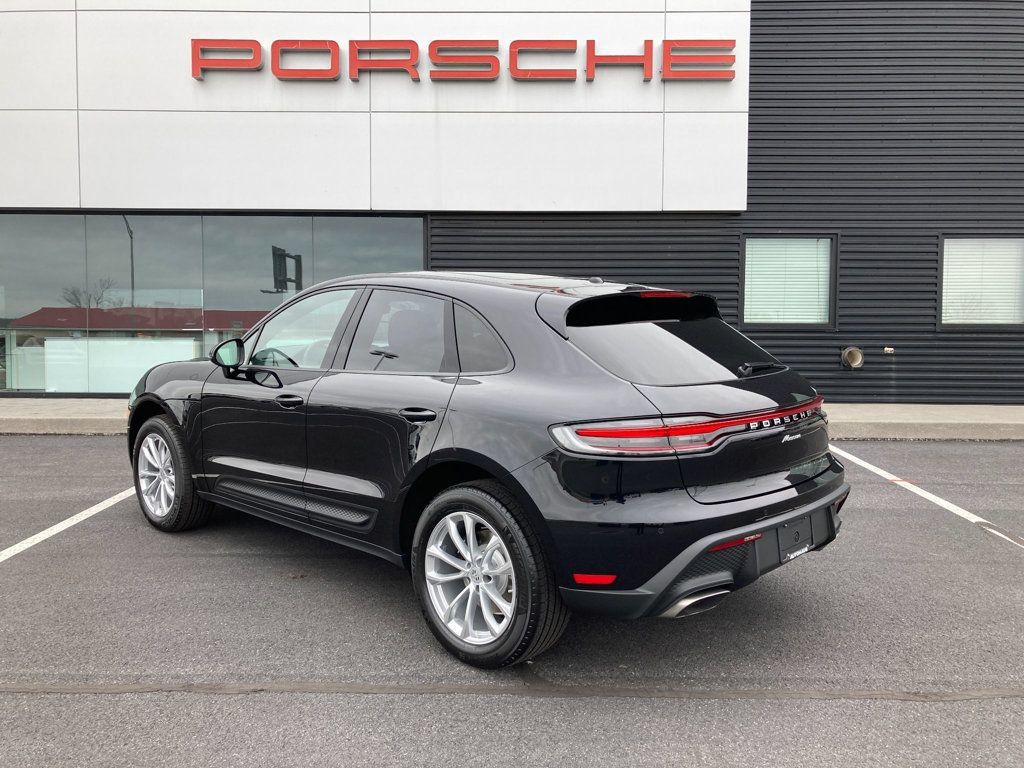 Used 2025 Porsche Macan AWD/4WD image 3