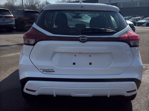 Used 2022 Nissan Kicks S image 7