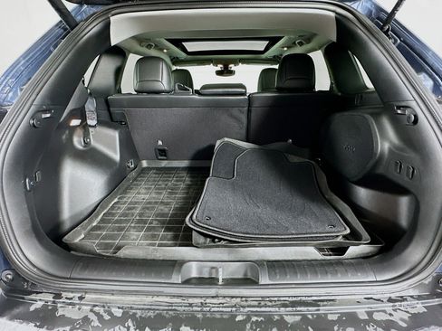 Used 2019 Jeep Cherokee Limited image 29