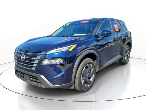 Certified 2024 Nissan Rogue SV FWD image 3