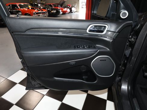 Used 2019 Jeep Grand Cherokee SRT AWD/4WD image 50
