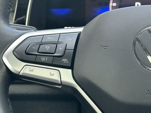 Used 2025 Volkswagen Jetta SE FWD image 15