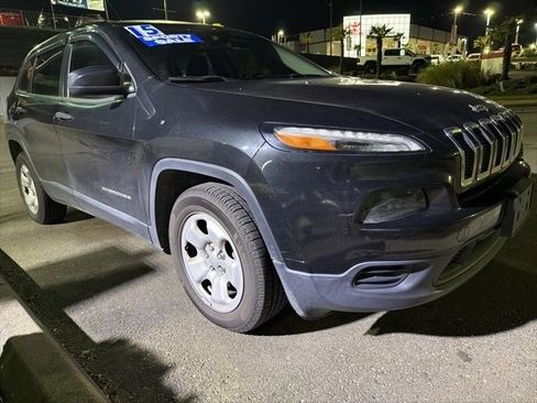 Used 2015 Jeep Cherokee Sport image 8