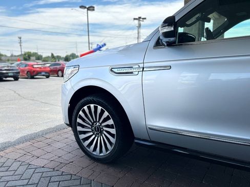 Used 2018 Lincoln Navigator L Reserve w/ Technology Package AWD/4WD image 7