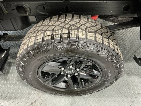 Used 2025 Chevrolet Silverado 1500 Custom Trail Boss w/ Dark Appearance Package image 45