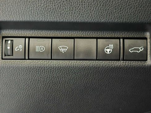 Certified 2022 Toyota RAV4 XLE w/ Convenience Package AWD/4WD image 18