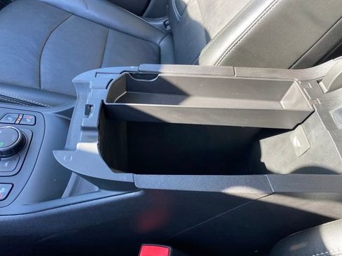 Certified 2024 GMC Terrain SLT image 14