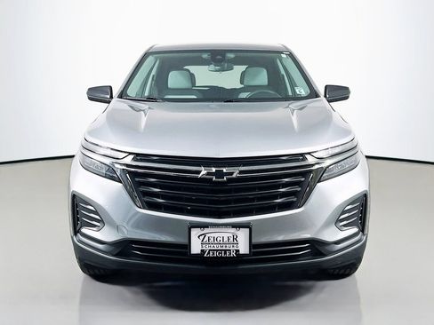 Used 2023 Chevrolet Equinox LS w/ LS Convenience Package AWD/4WD image 2