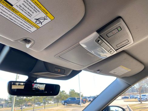 Used 2025 Nissan Pathfinder SL image 23