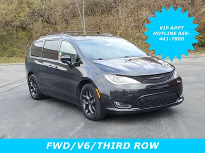 Used 2019 Chrysler Pacifica Touring-L w/ S Appearance Package