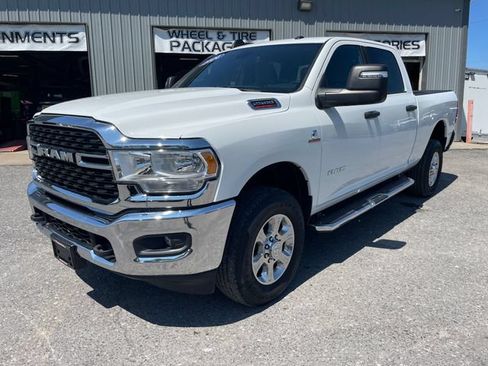 Used 2024 RAM 2500 Big Horn AWD/4WD image 3