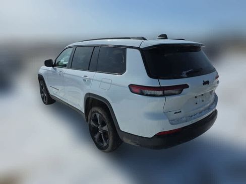 Used 2023 Jeep Grand Cherokee L Altitude image 2