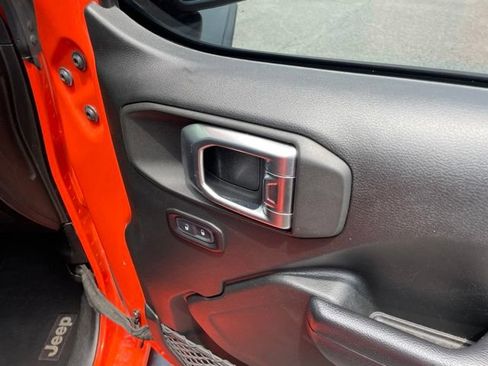 Used 2018 Jeep Wrangler Unlimited Sport S AWD/4WD image 49