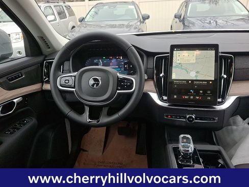New 2026 Volvo XC90 B6 Plus w/ Protection Package Premier image 8
