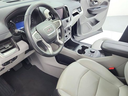 Used 2024 GMC Terrain SLT AWD/4WD image 9