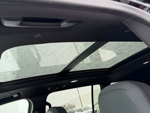 Used 2024 GMC Acadia AT4 w/ Luxury Package image 23