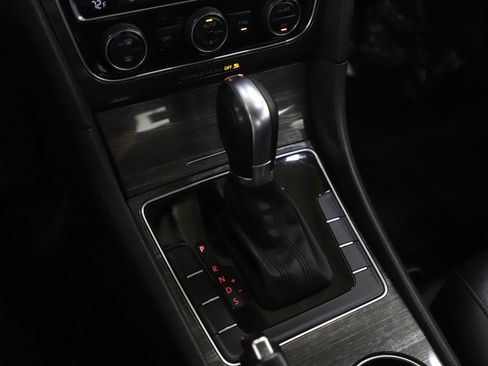 Used 2016 Volkswagen Passat 1.8T SE image 22