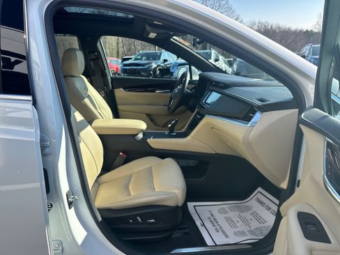 Used 2017 Cadillac XT5 Luxury image 45