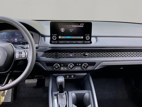 Used 2025 Honda Accord LX image 10