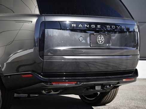 New 2025 Land Rover Range Rover Long Wheelbase SE image 13