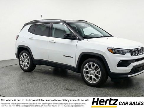 Used 2025 Jeep Compass Limited image 1