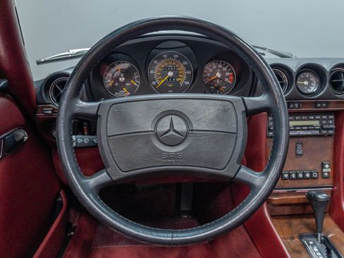Used 1989 Mercedes-Benz 560 SL image 9