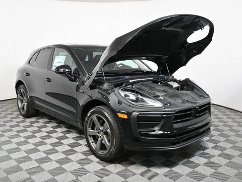 Certified 2026 Porsche Macan AWD/4WD image 30