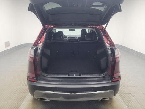 Used 2019 Jeep Cherokee Limited image 29