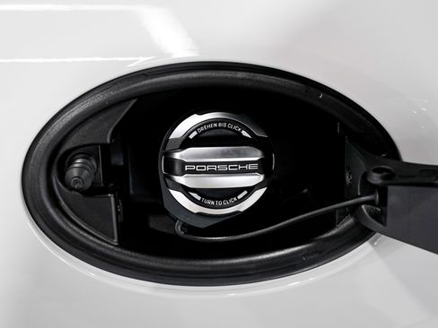 Used 2022 Porsche 718 Boxster Spyder RWD image 37