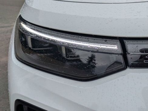 New 2026 Volkswagen Tiguan SE R-Line FWD image 10