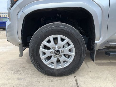 Used 2024 Toyota Tacoma SR5 image 33