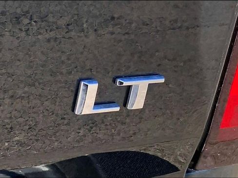 Used 2022 Chevrolet Colorado LT w/ Fleet Safety Package image 8