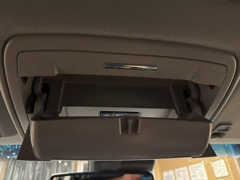 Used 2018 GMC Yukon SLT w/ Open Road Package image 36