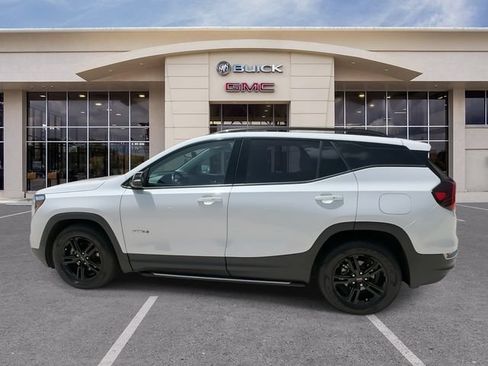 Certified 2022 GMC Terrain AT4 w/ Infotainment Package II AWD/4WD image 9