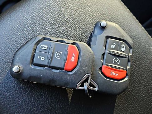 Used 2022 Jeep Wrangler Unlimited Sahara w/ LED Lighting Group image 35