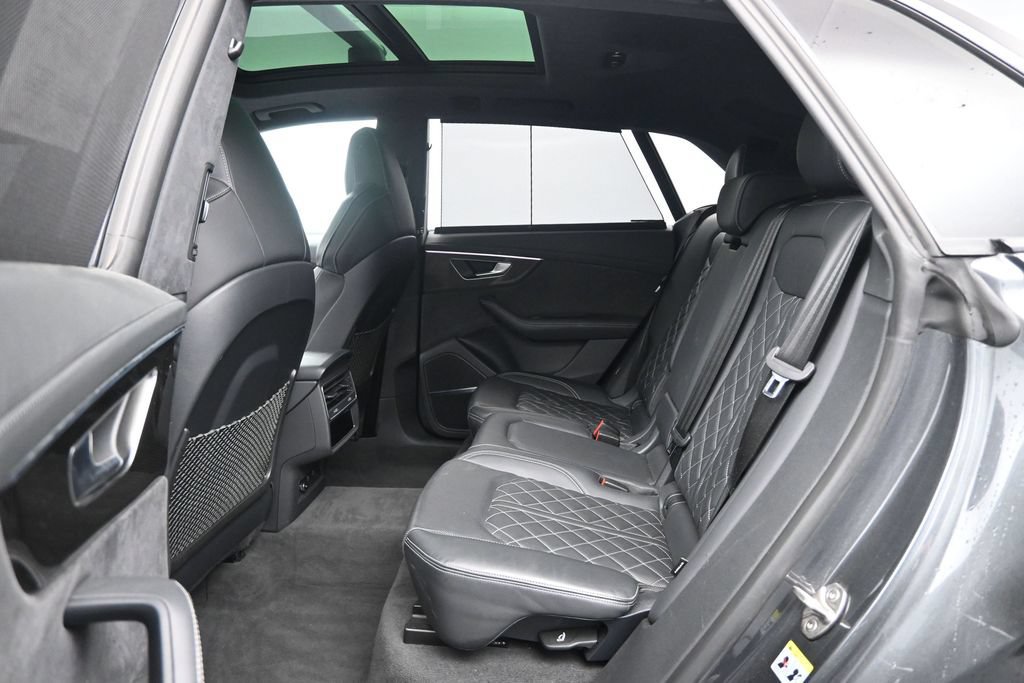 Used 2023 Audi SQ8 Prestige AWD/4WD image 28