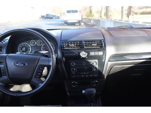 Used 2009 Ford Fusion SEL image 11