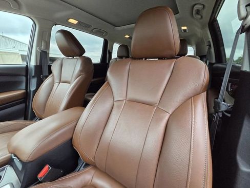 Used 2021 Subaru Ascent Touring AWD/4WD image 31